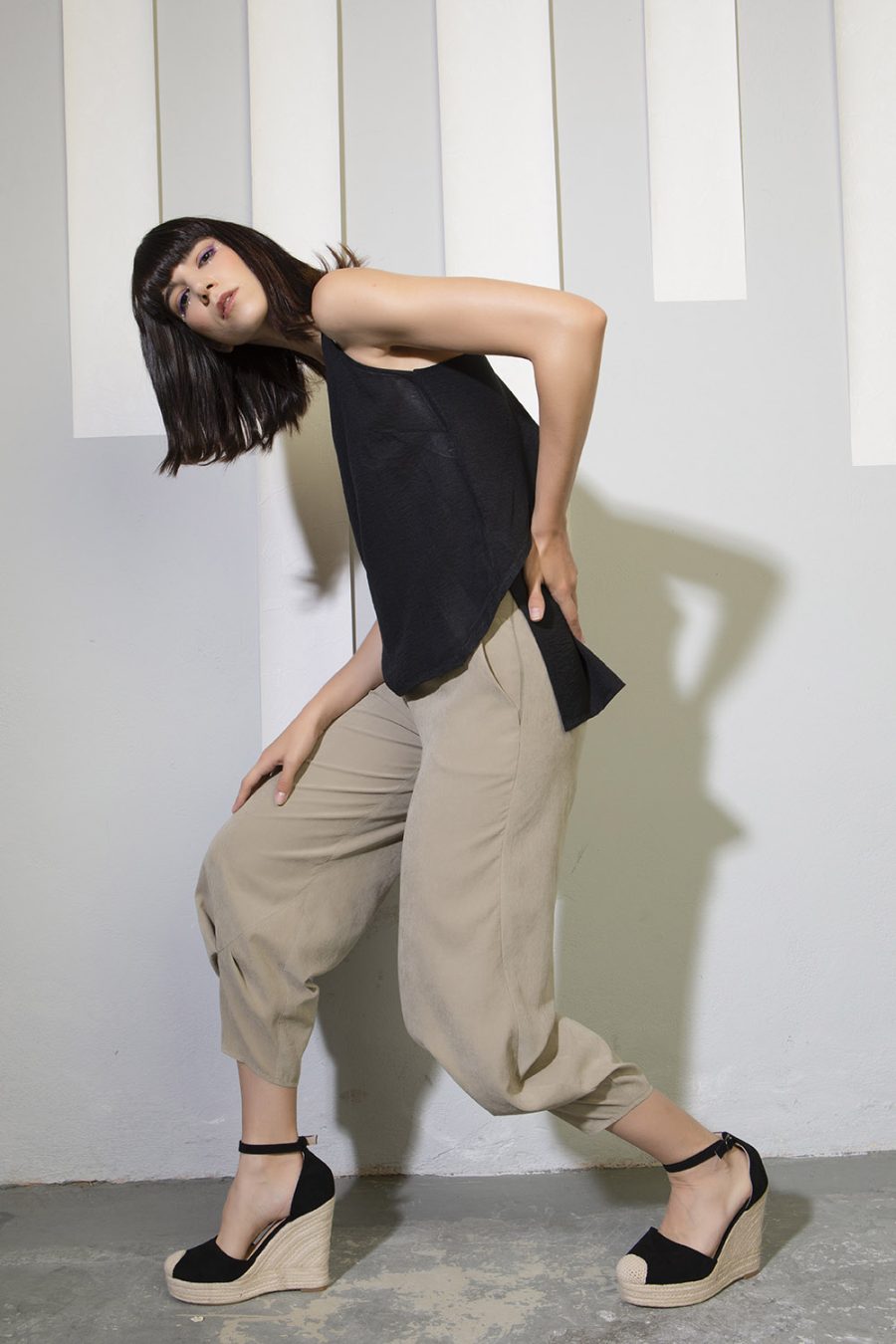 1. Pants With Design Pleats On The Hems Olive 123433032
