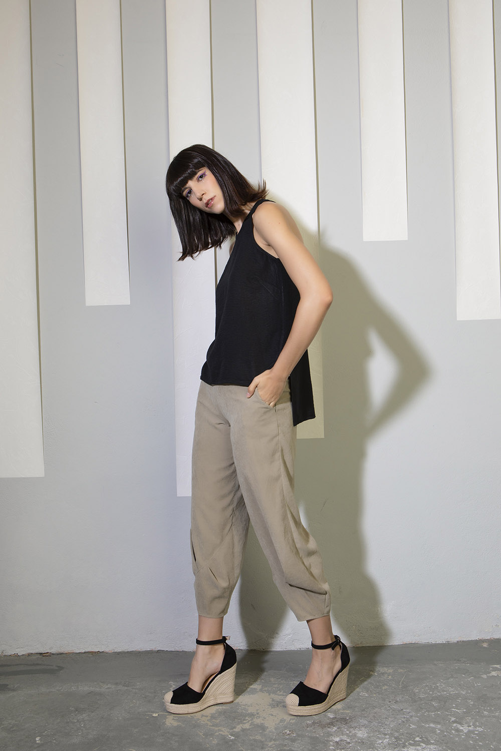 2. Pants With Design Pleats On The Hems Olive 123433032
