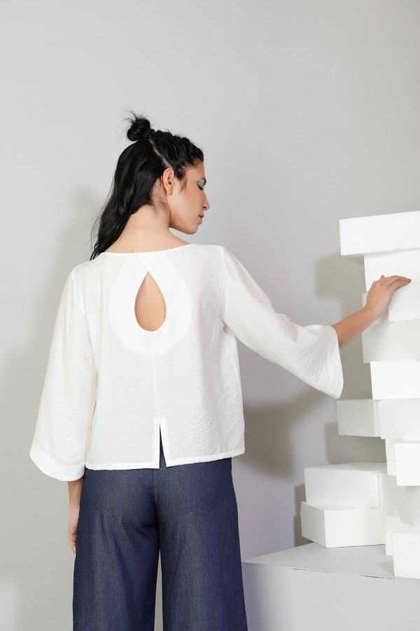 2. Blouse with bell sleeves white 124226101