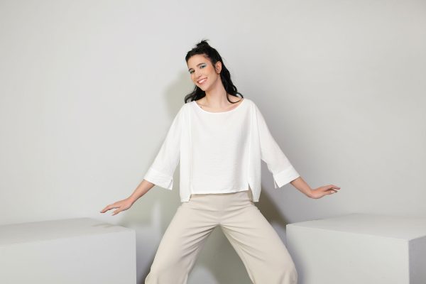 4. Blouse with asymmetries and openings white 124225081